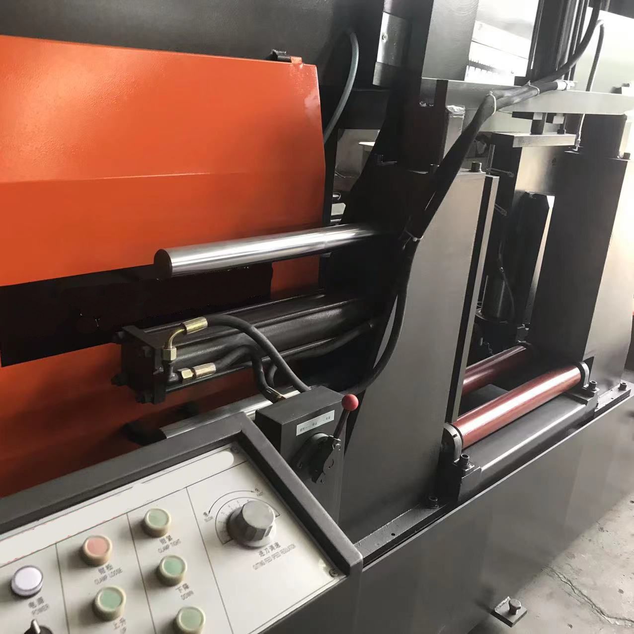 Gz4260 Double Column Structure Horizontal Band Sawing Machine 